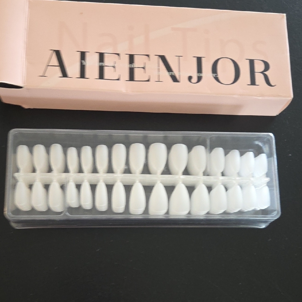 NIB Soft Nail Tips - Picture 5 of 5